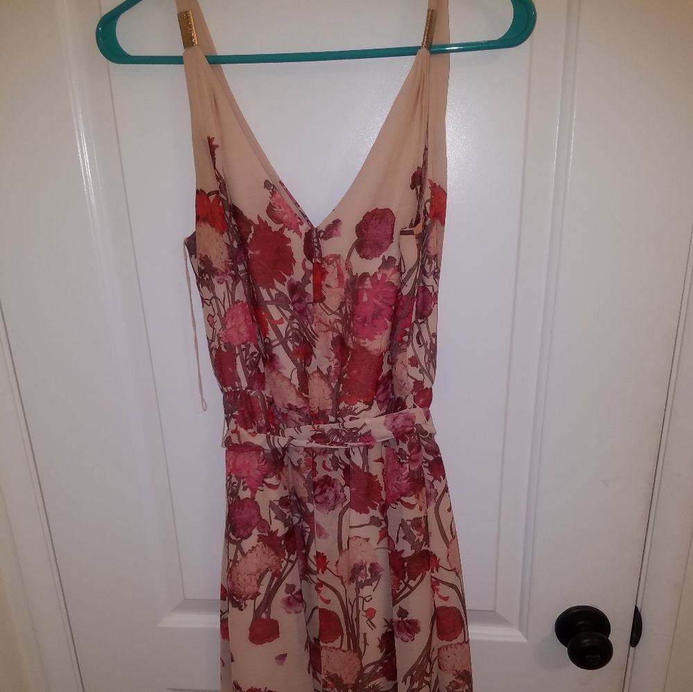 V neck pink floral dress with Pockets!